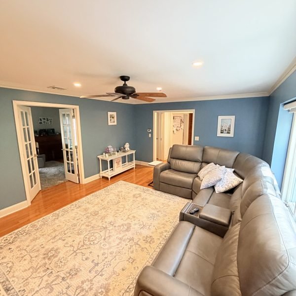 Shawnlivingroom - Copy